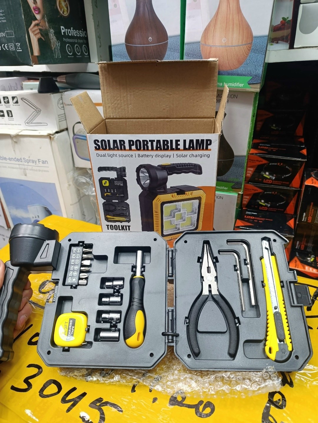 многофункциональный фонарь,фонарь прожектор,фонарь аккумуляторный,ручной беспроводной фонарь прожектор,ручной фонарь прожектор