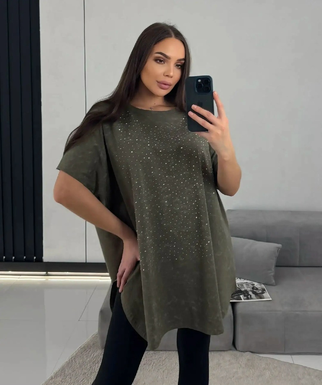 футболка оверсайз удлиненная со стразами tosha,женская футболка,футболки оверсайз женские,футболка оверсайз варенка со стразами серая варенка micca,футболка со стразами оверсайз temnaystar