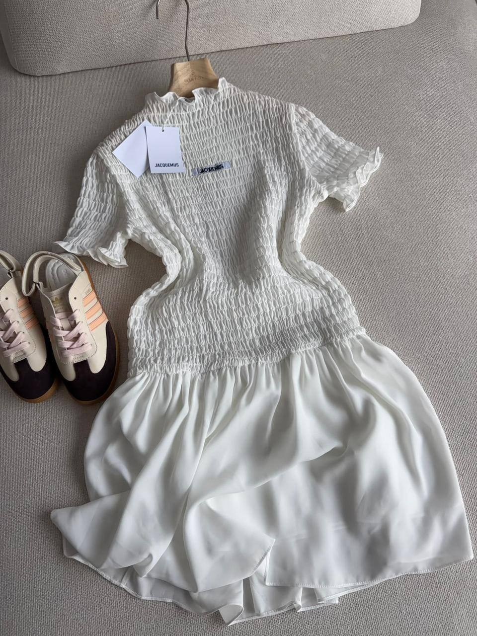 ,стильная девушка,свитер,жилет вязаный