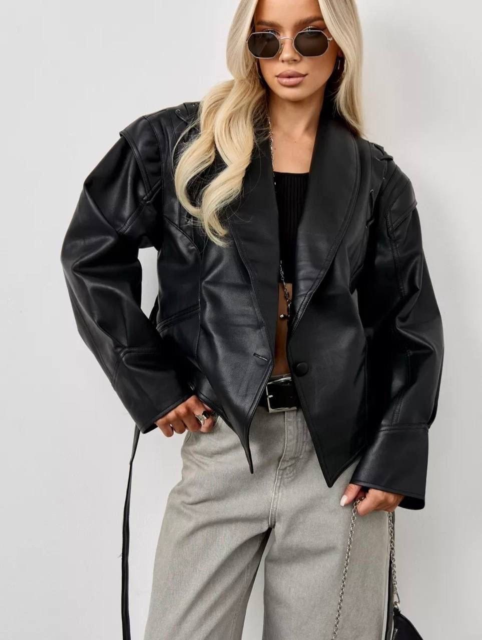 трендовая кожаная короткая куртка с поясом коричневая кожа косуха,женская кожаная куртка,новинка стильные кожаные куртки с поясом,кожаная куртка косуха оверсайз,коричневая кожанная куртка с поясом