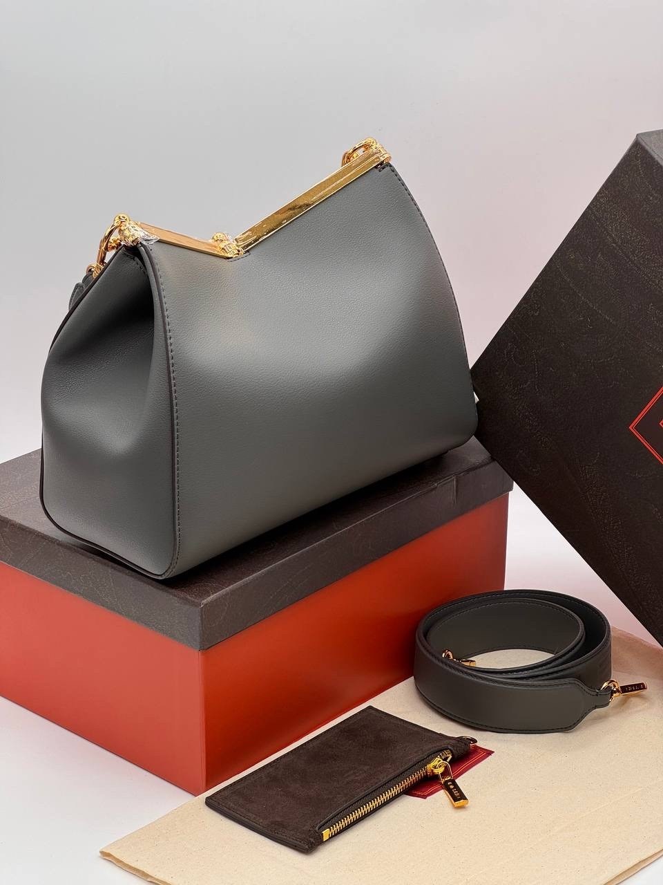 сумка,сумки женская,сумка fendi,женская сумка fendi,модная сумка