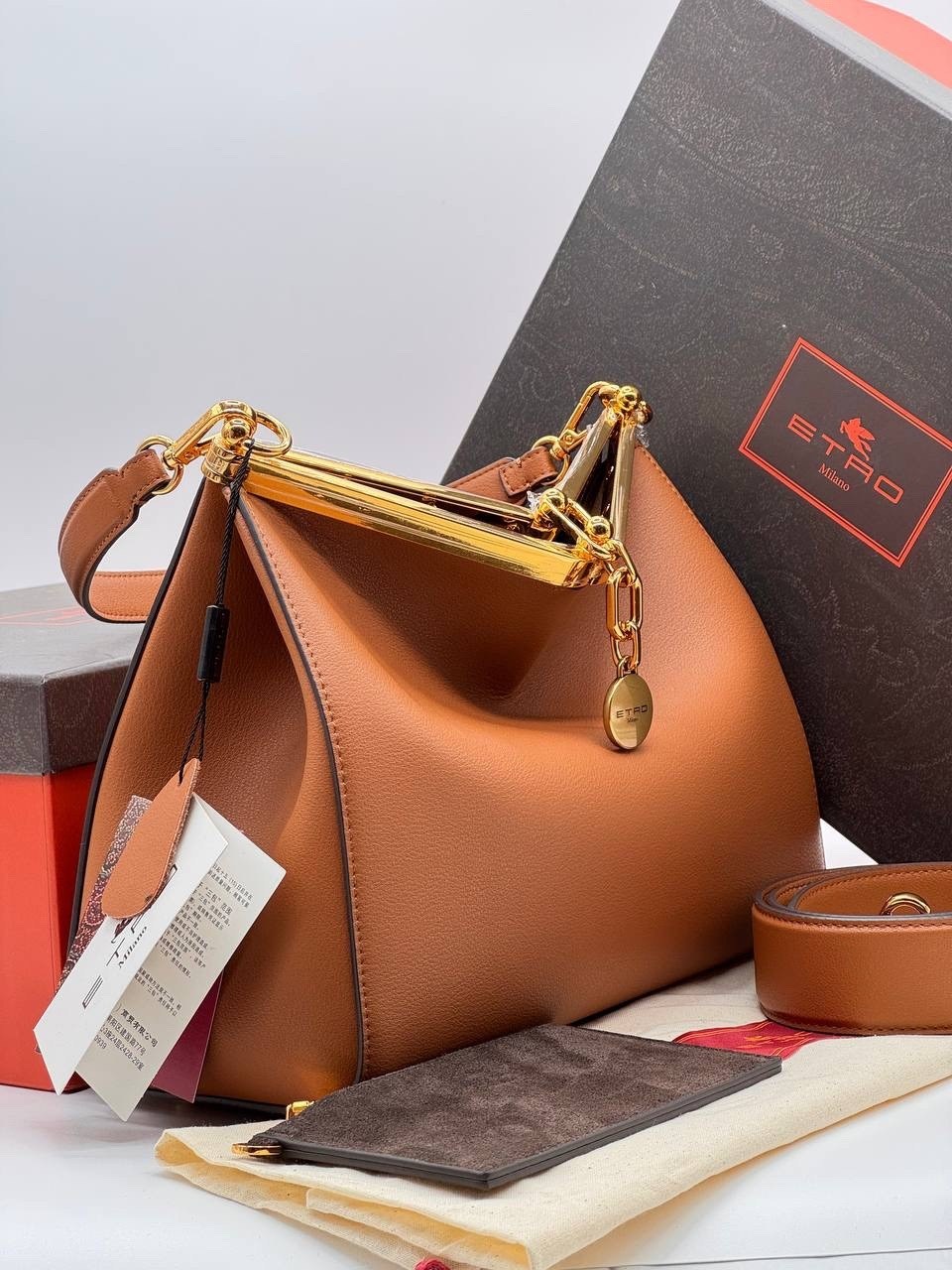 сумка,сумки женская,сумка fendi,женская сумка fendi,модная сумка