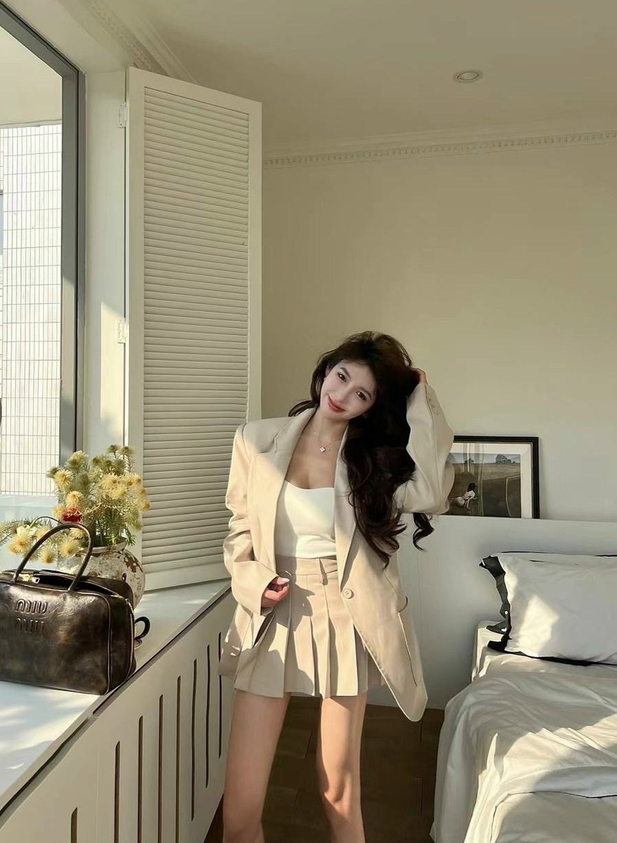 женский костюм с юбкой,женский костюм из блейзера с высокой талией,женский костюм из блейзера с завышенной талией,женский летний костюм с блейзером и юбкой,костюм с юбкой