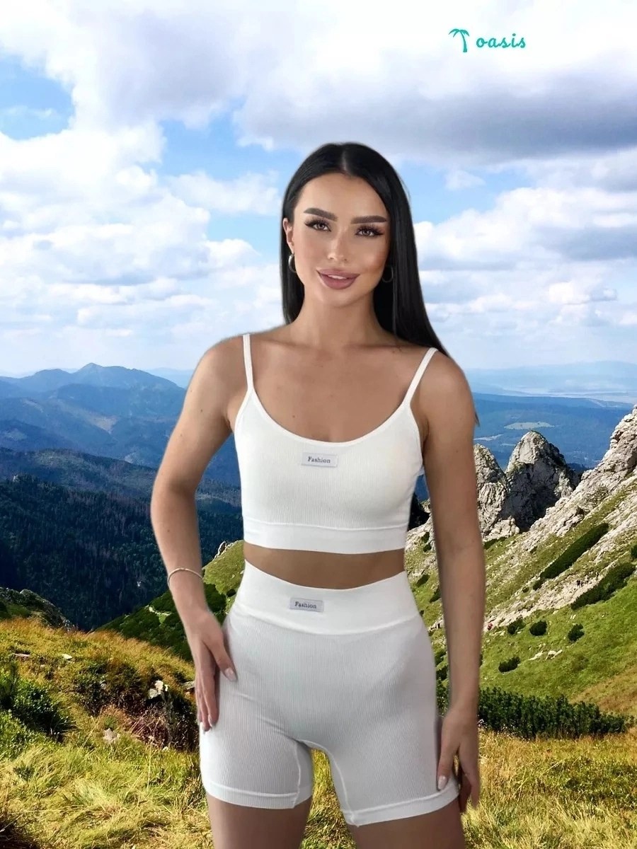 женская спортивная одежда,комплект белья с шортами unin underwear цвет белый,женские спортивные костюмы,костюм спортивный комплект топ и шорты,комплект белья с шортами в рубчик goway цвет белый