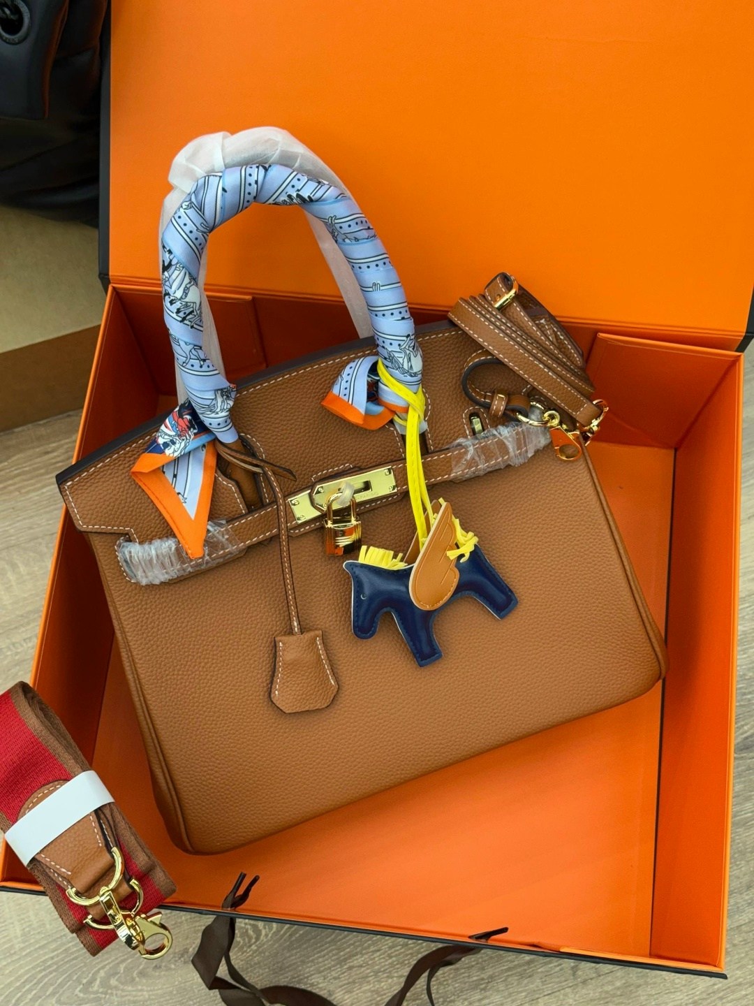 сумка hermes,сумки эрмес официальный,сумки гермес биркин с лошадками,женская сумка hermes,сумки для женщин