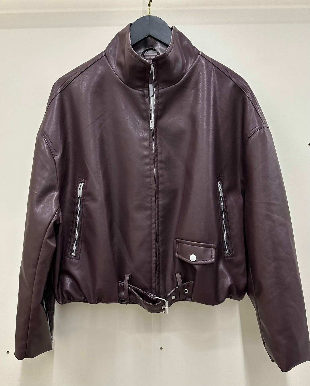 кожаная куртка,кожаная куртка yves saint laurent,женская кожаная куртка,кожаная куртка бомбер,куртка