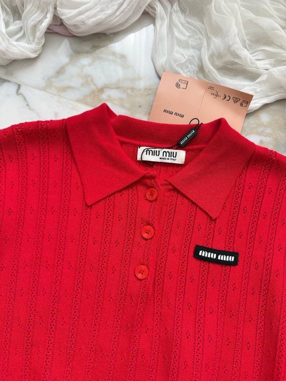 красное женское поло miu miu,поло miu miu,женская белая блузка miu miu,кофта женская