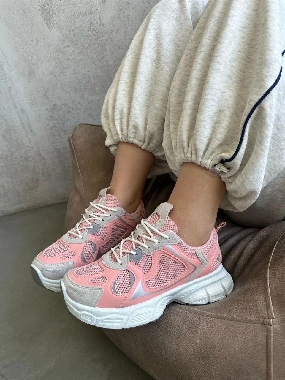 кроссовки женскиe,кроссовки,кроссовки для женщин,модные кроссовки,модные женские кроссовки