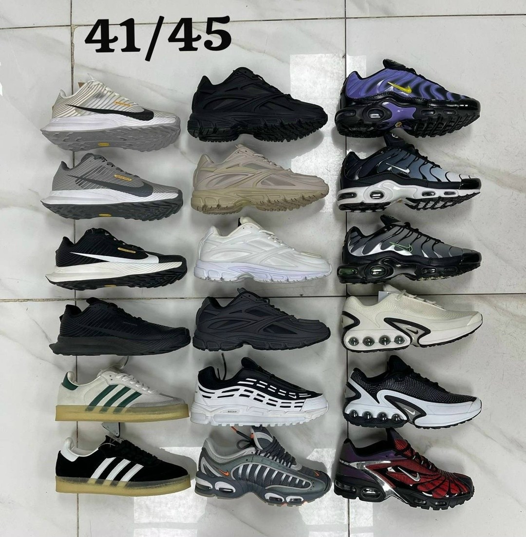 спортивная ,кроссовки,мужская  кроссовки,обуви,много кроссовок