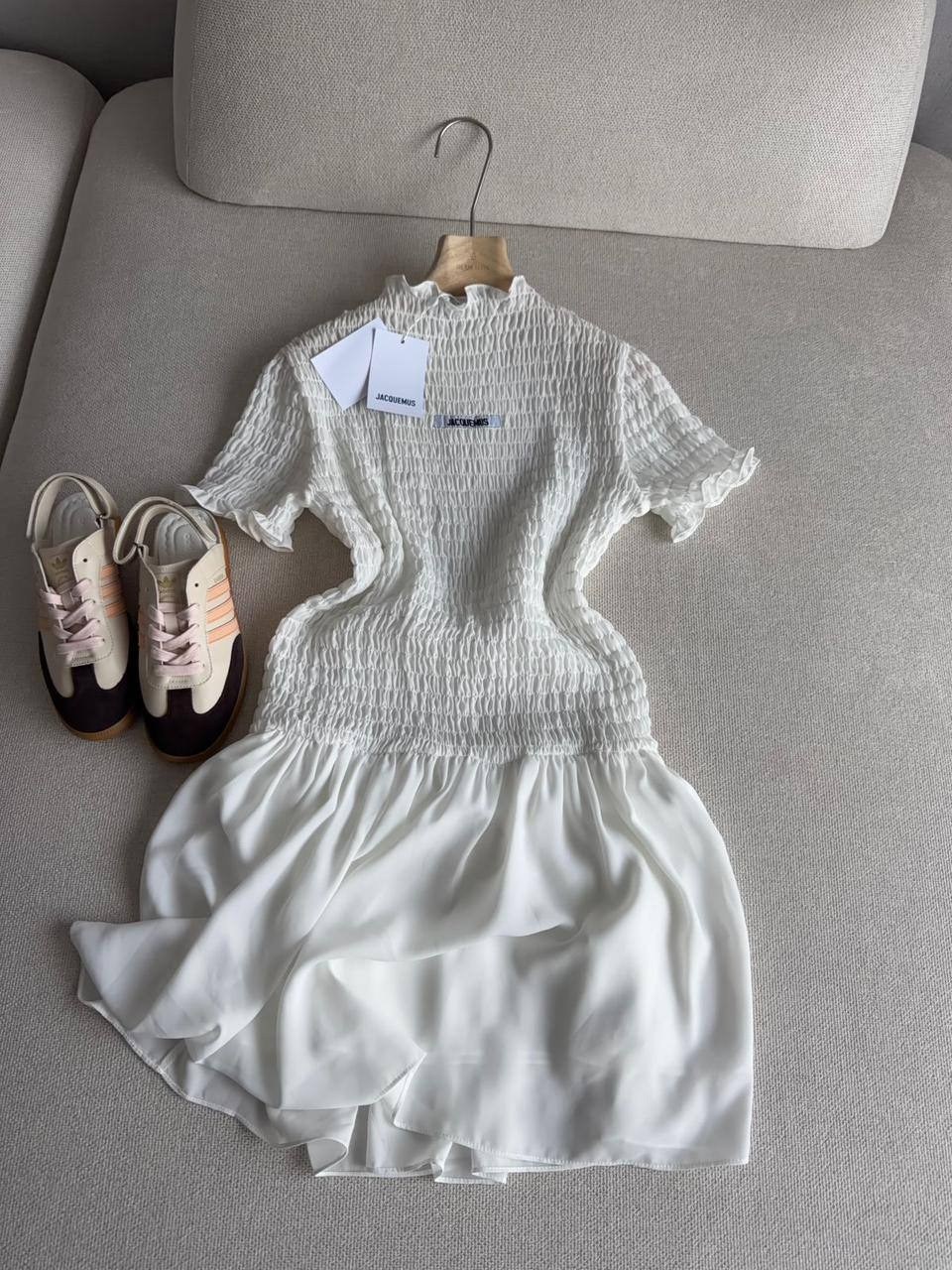 ,стильная девушка,свитер,жилет вязаный