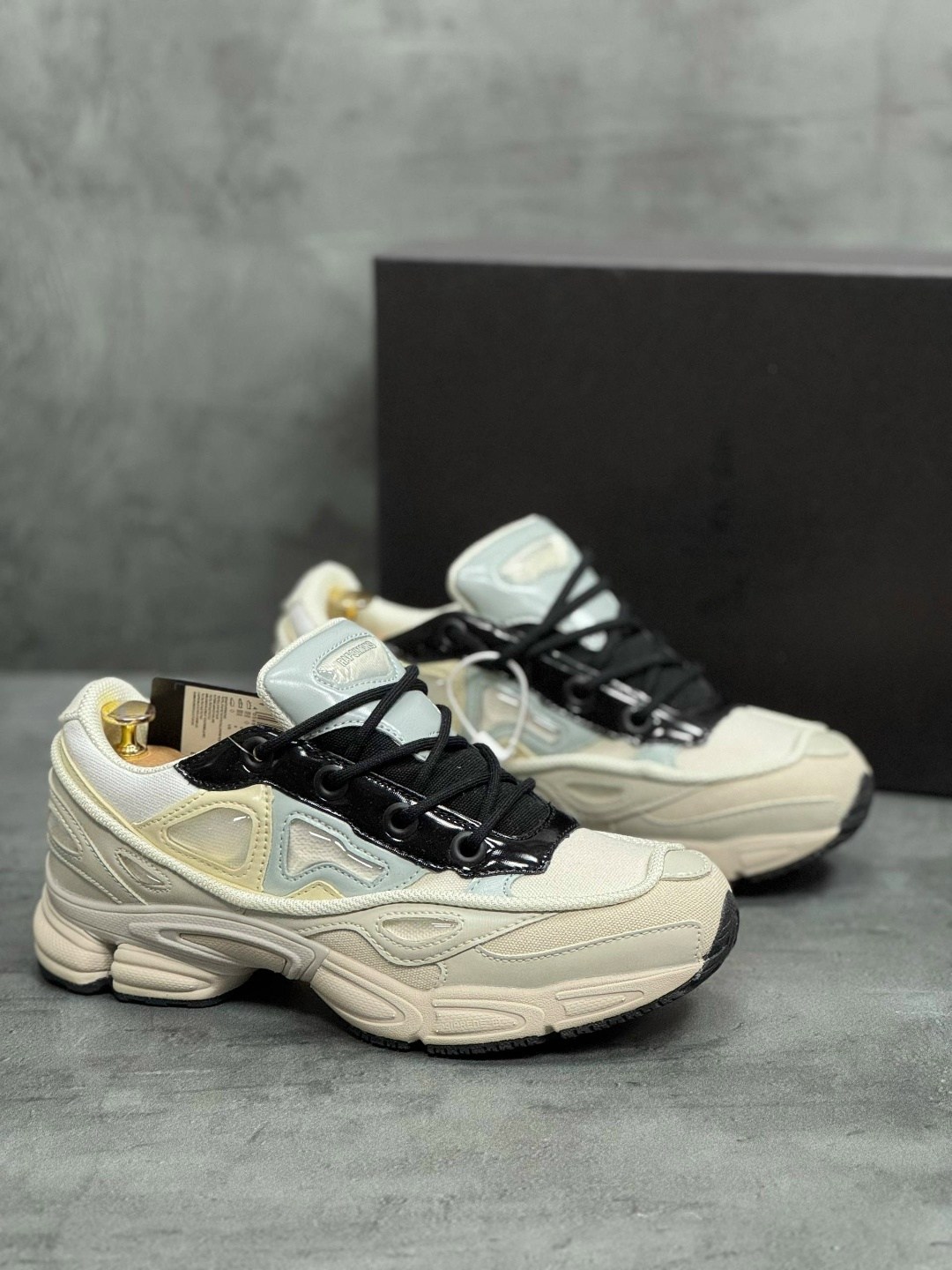 adidas raf simons ozweego 3 cream white,adidas ozweego 3 raf simons cream white core black,кроссовки adidas raf simons ozweego 3,adidas raf simons ozweego 3,женские кроссовки adidas x raf simons ozwee