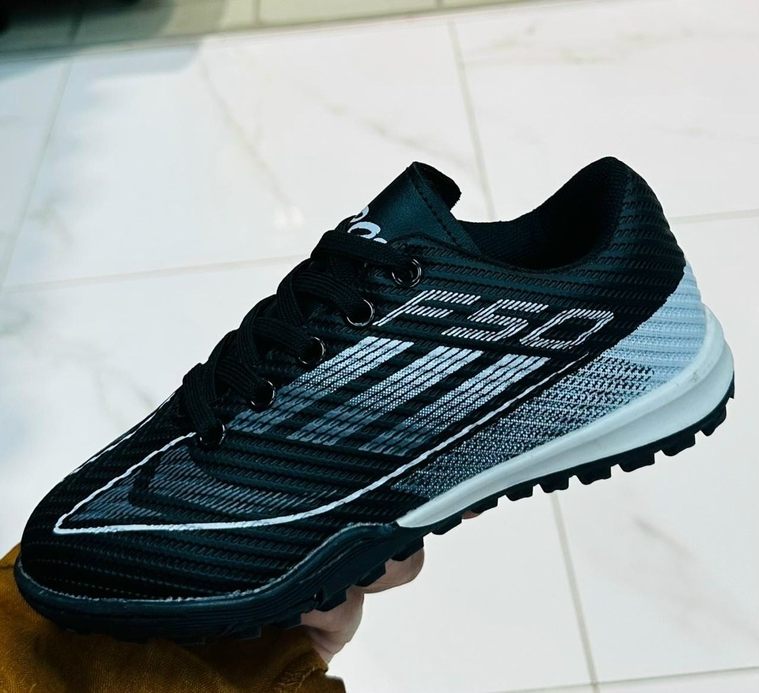 футбольная бутса,бутсы футбольные сороконожки футзалки adidas,сороконожка для футбола,футбольная ,сороконожки для футбола адидас