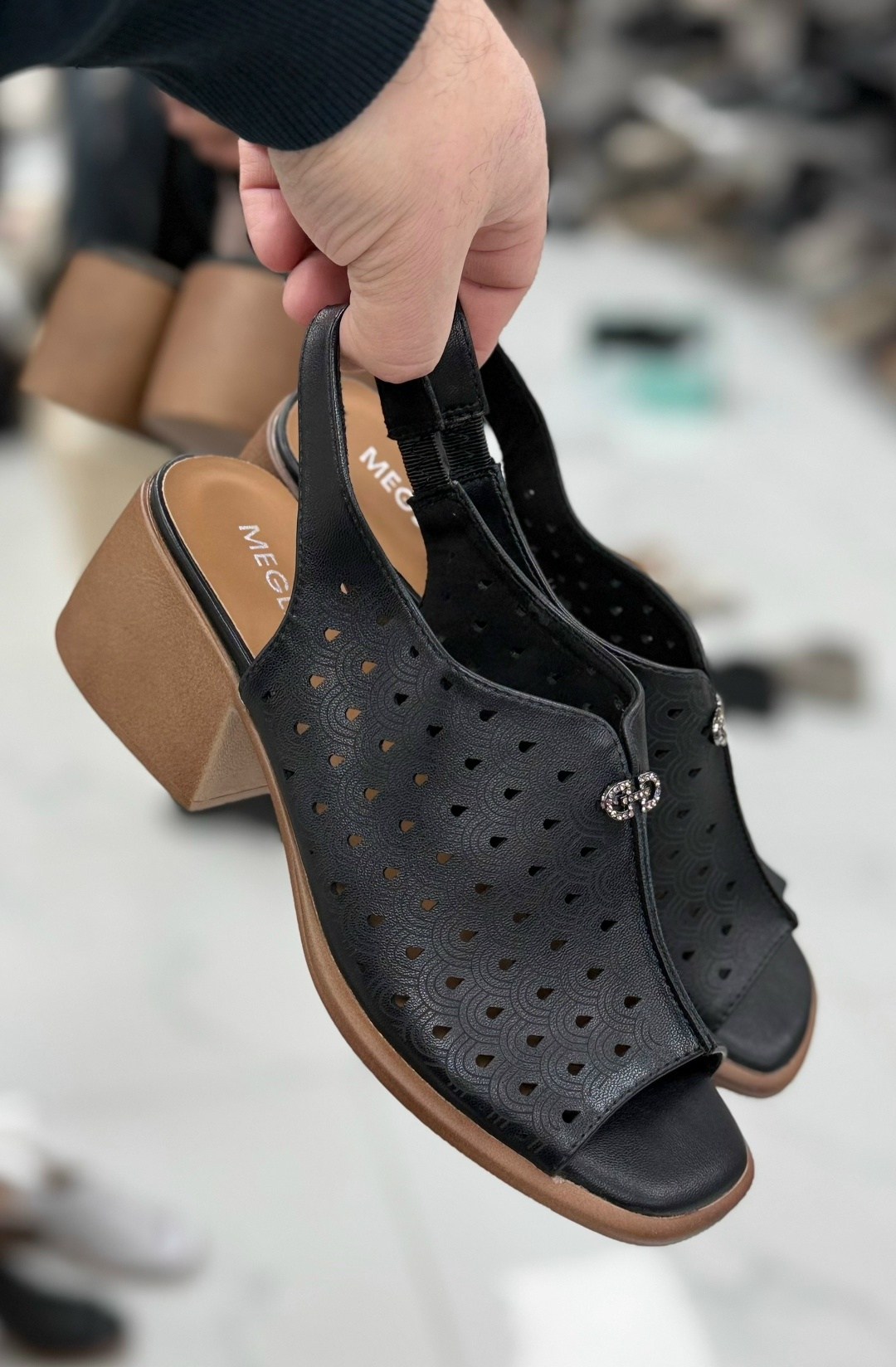 ,босоножки женские,стильные босоножки,босоножки кари, босоножки