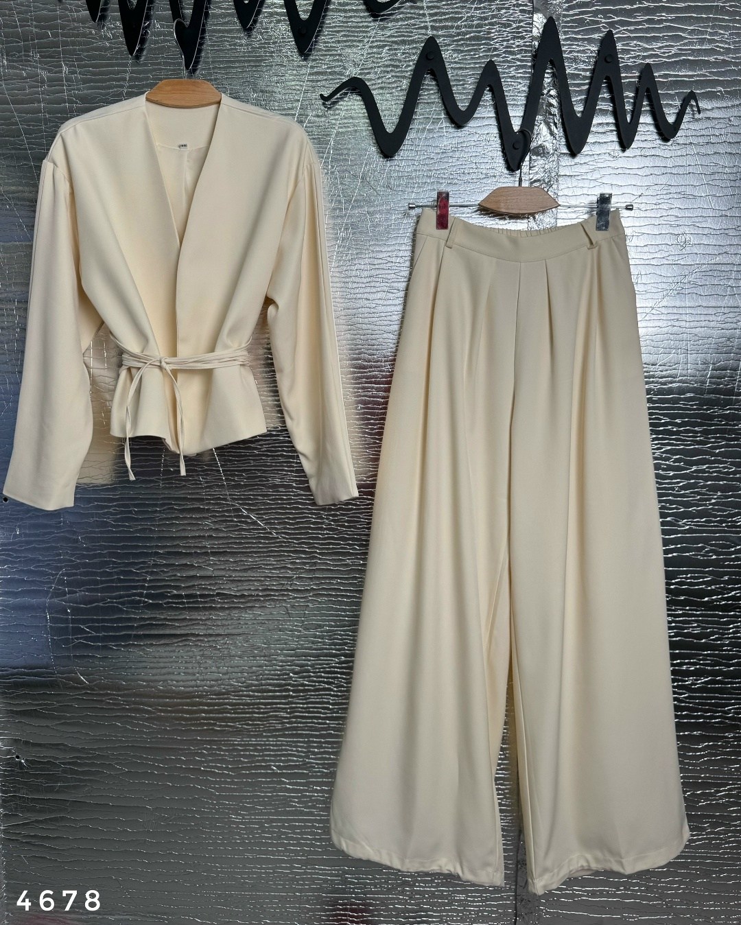 брючный костюм,костюм с брюками,костюм женский брючный,бежевый костюм,трикотажный костюм