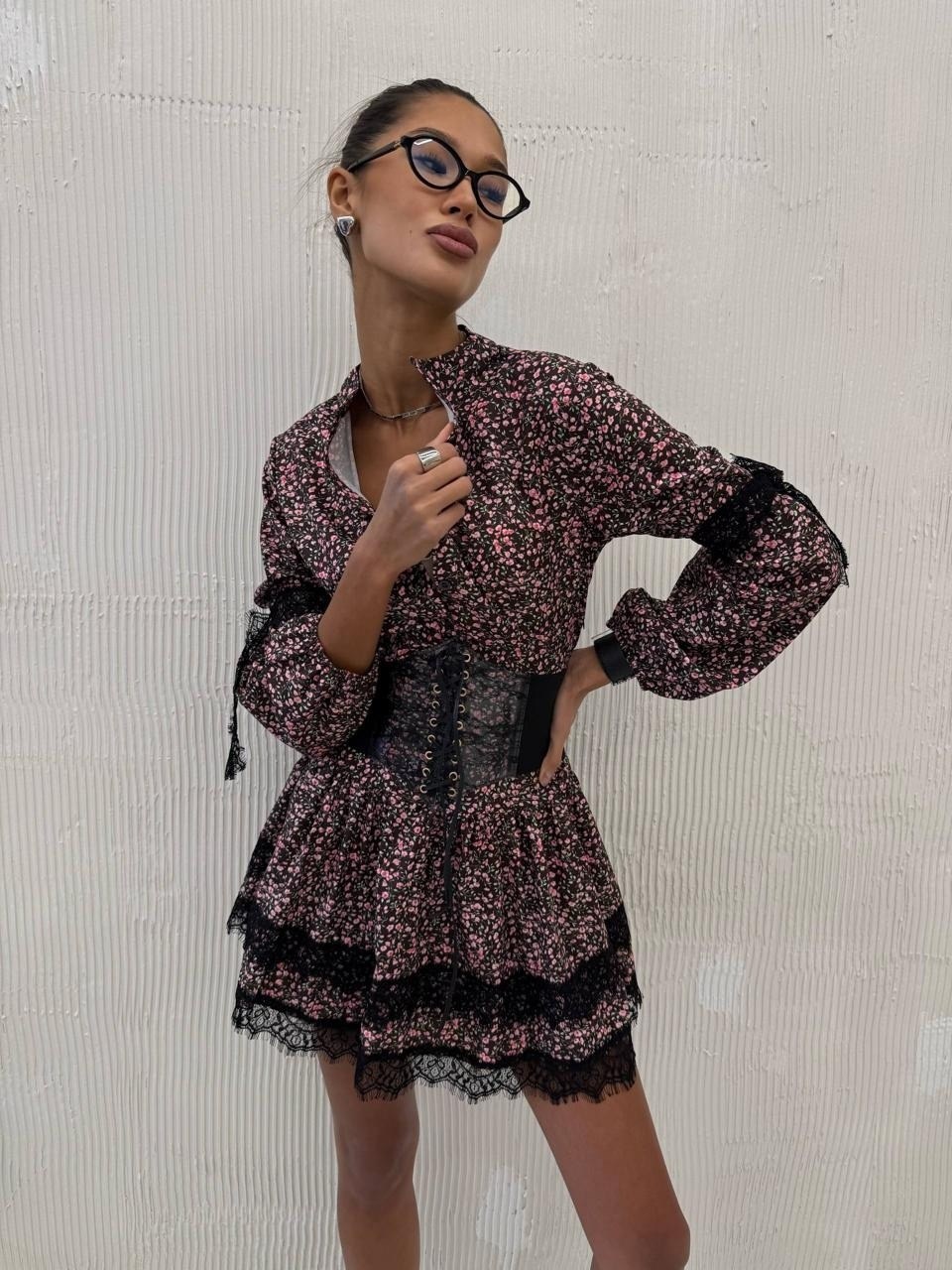 кружевное платье,кружевное мини платье,платье,кружевное платье с высоким,кружевное платье с оборками