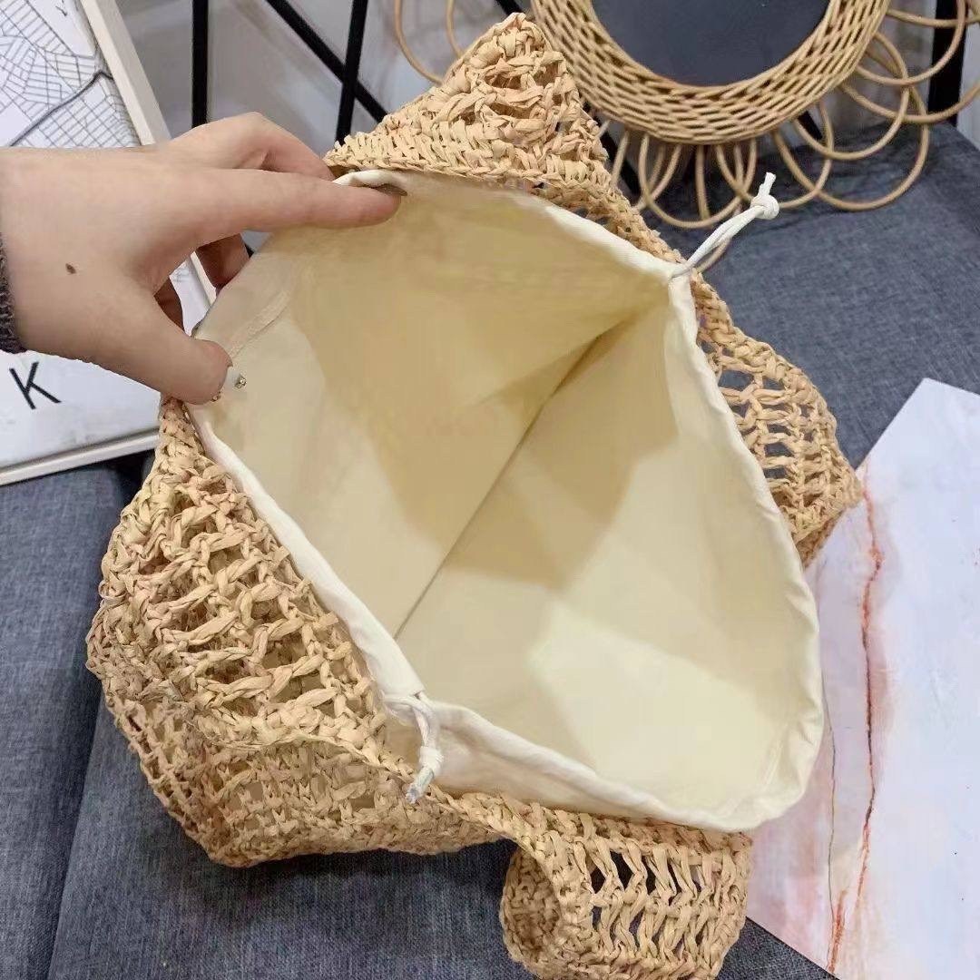 сумки вязаные крючком,плетеная сумка прада,вязаная сумка prada 2026,плетеная сумка,раффия сумка тоут prada