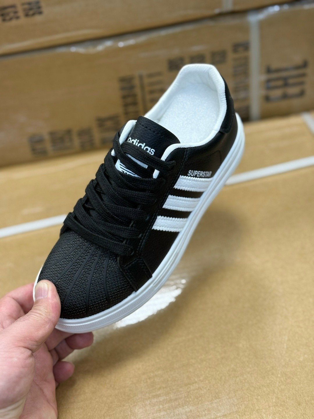 кроссовки adidas,,кроссовки мужские adidas,кроссовки женские adidas,кроссовки мужские женские adidas