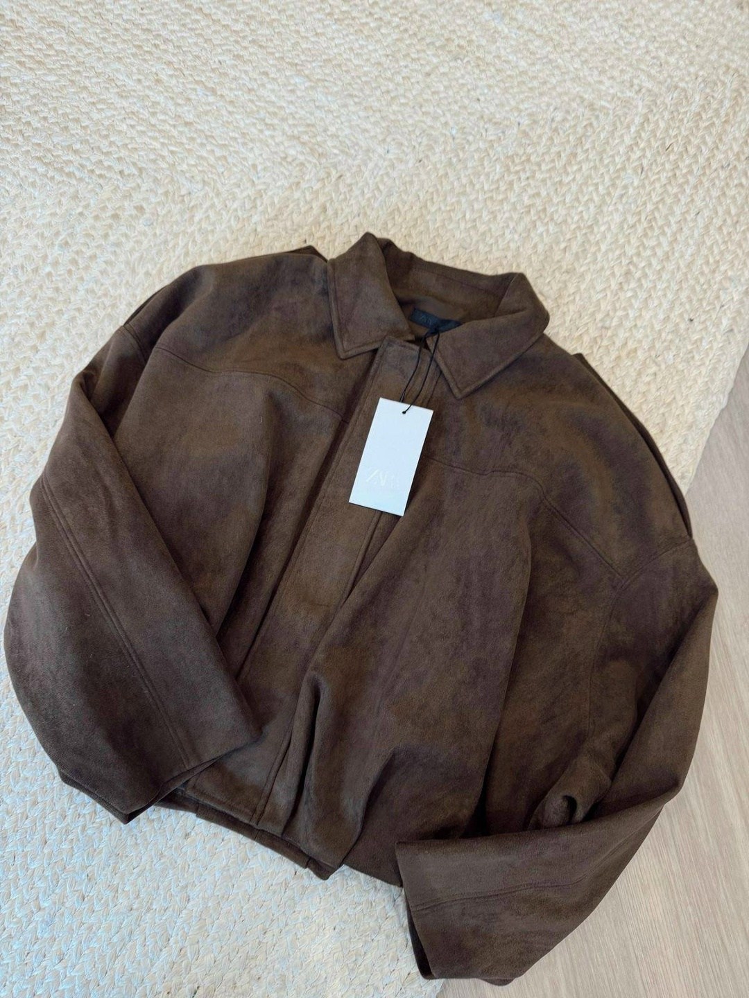 куртка-бомбер из искусственной замши zarina,куртка замшевая,куртка свободного кроя,замшевая куртка женская,куртка повседневная