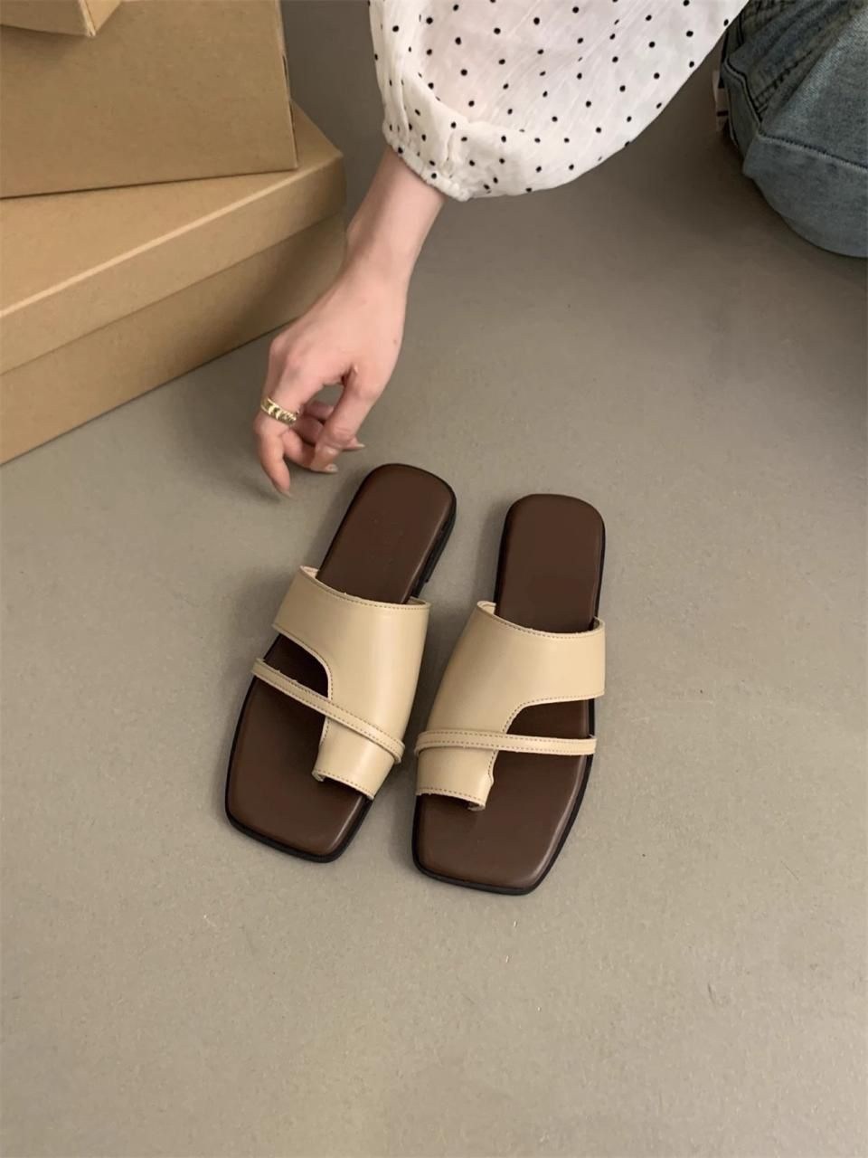 шлепанцы женские,,шлепанцы женские летние,модные шлепанцы,сандалии на плоской подошве