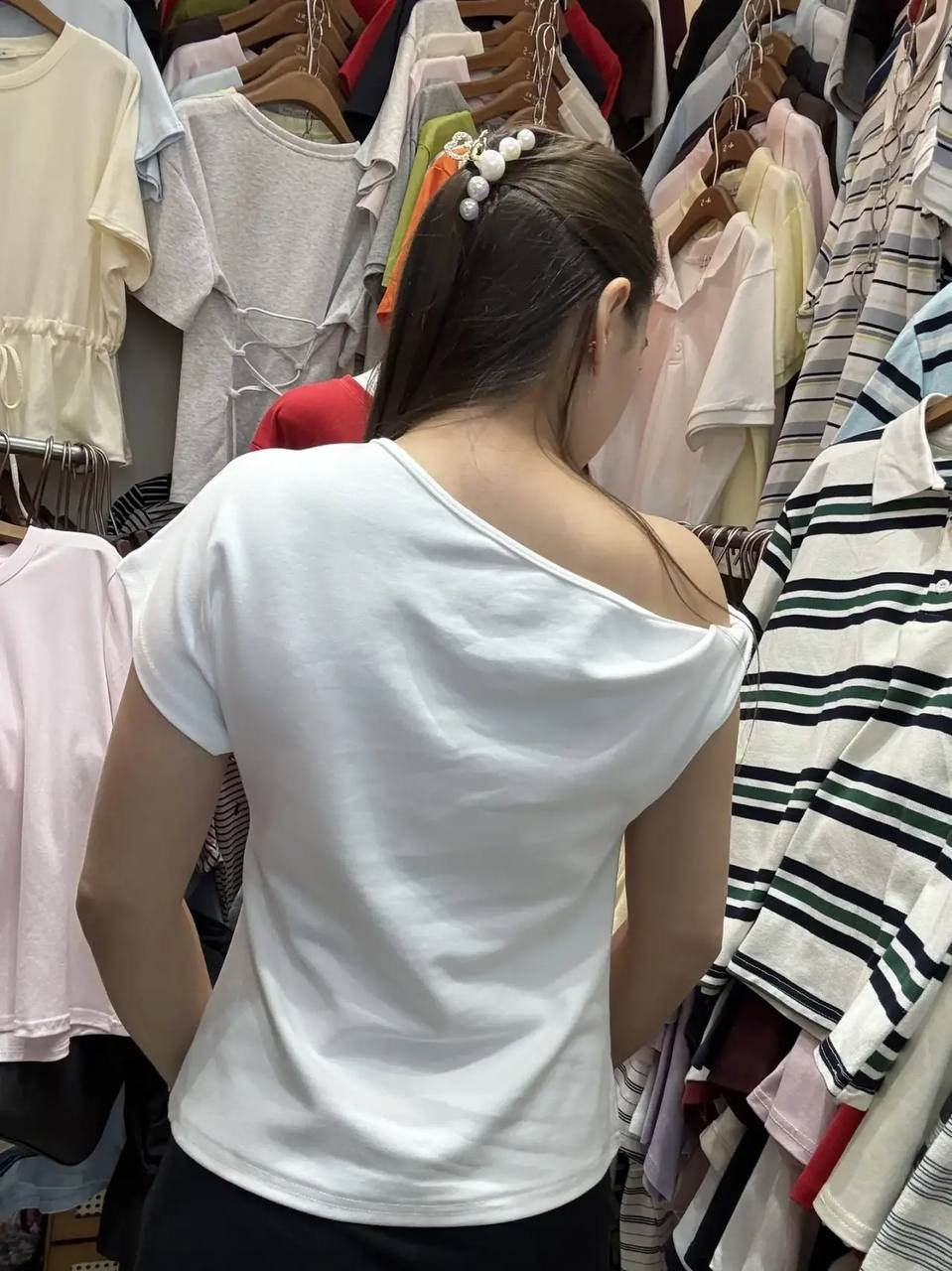 блузка с открытыми плечами,блузка женская,блуза с открытыми плечами,футболки женская,блузка на одно плечо