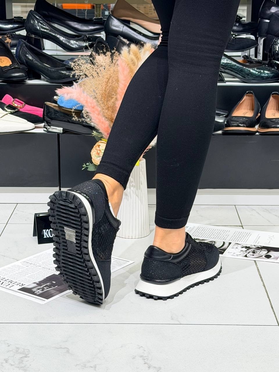 женские кроссовки,кроссовки женские черные,,черные кроссовки,брендовые кроссовки