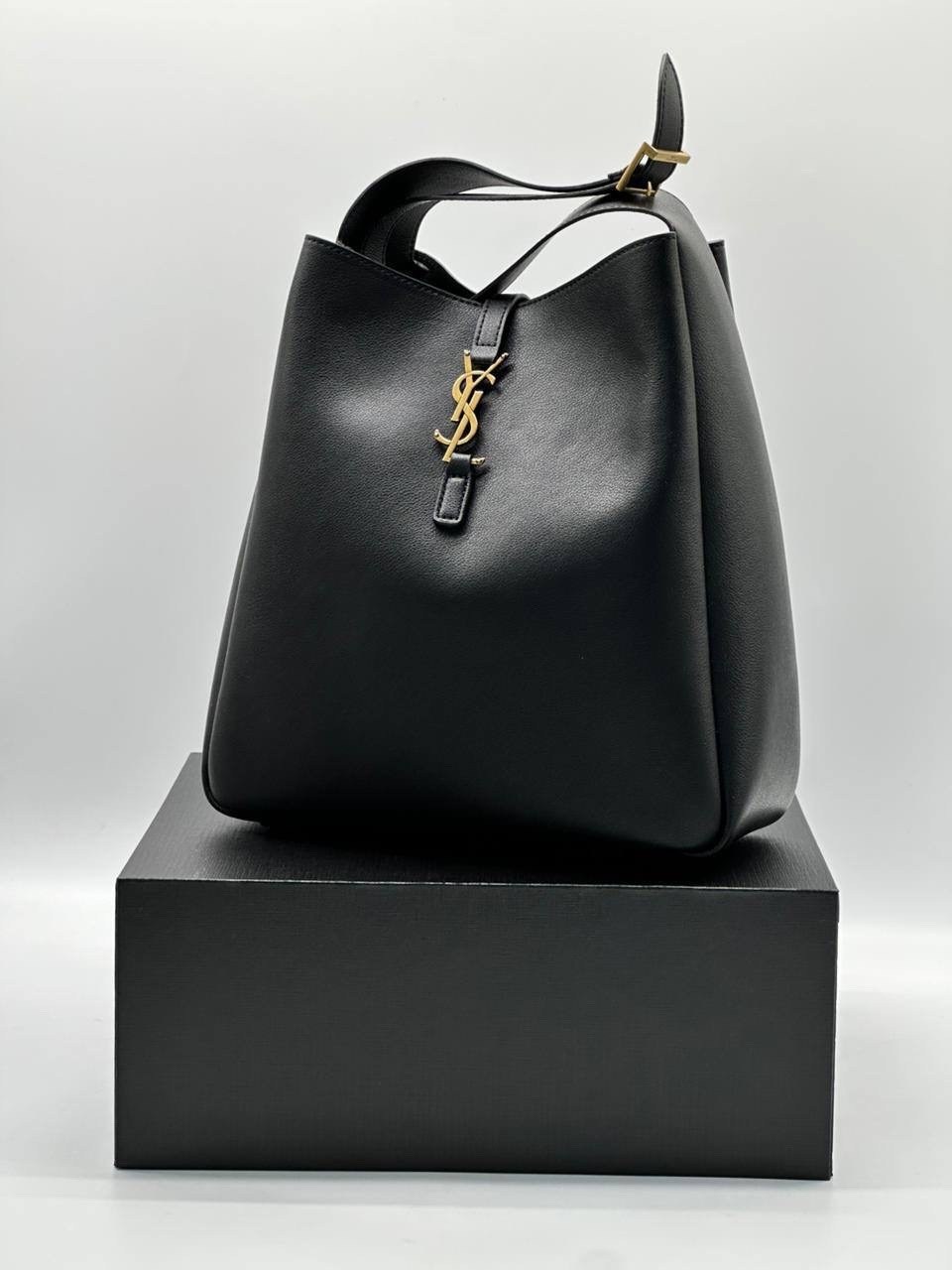 saint laurent черная кожаная сумка через плечо,сумка на плечо saint laurent,сумка yves saint laurent,ив сен лоран сумка черная,saint laurent черная кожаная сумка через плечо le 5 a 7 для женщин