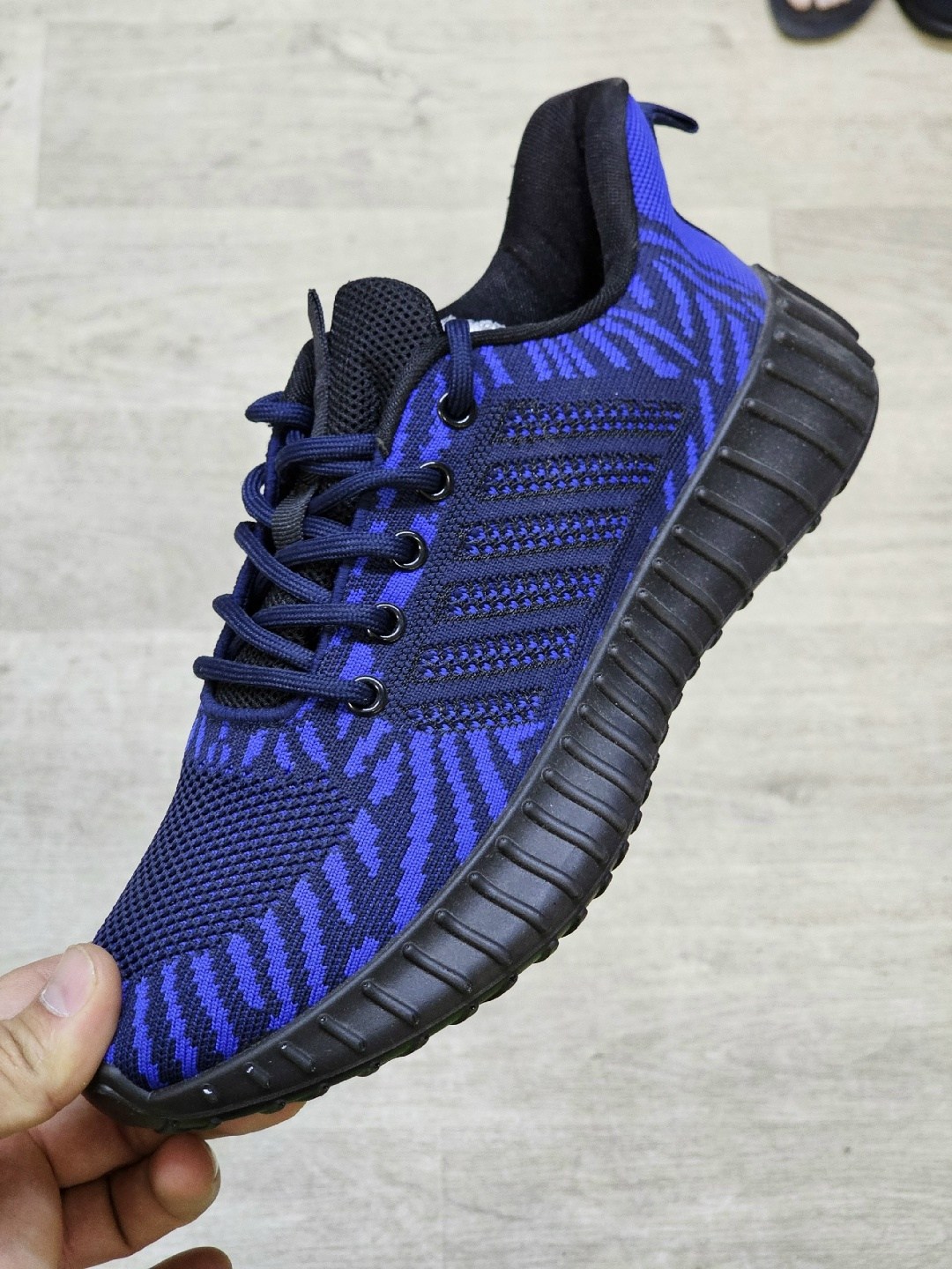 кроссовки,дышащие кроссовки,кроссовки модные,спортивная ,повседневные кроссовки