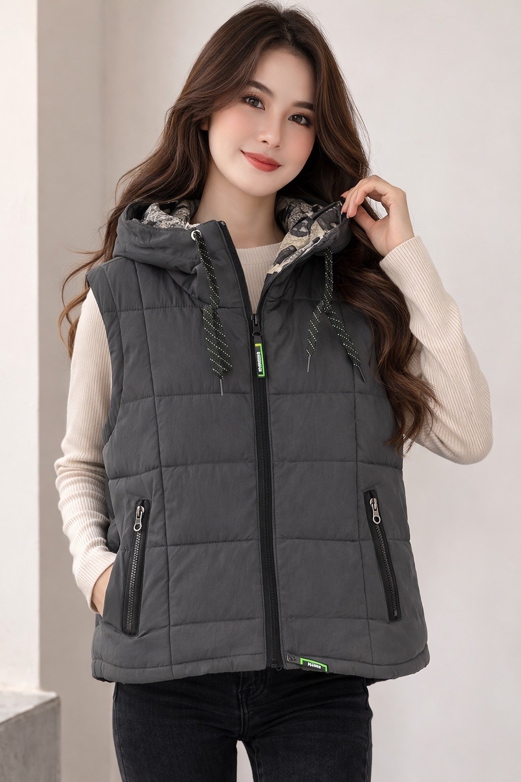 женские жилеты,жилетка женская,жилеты с капюшоном,женский жилет с капюшоном,жилеты женские модные