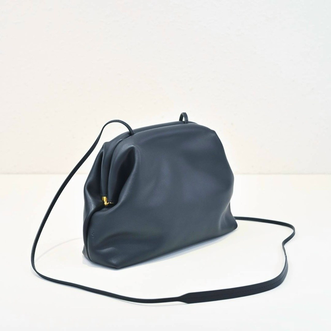 белый клатч,клатч,женская сумка bottega veneta,сумки клатч,белая сумка