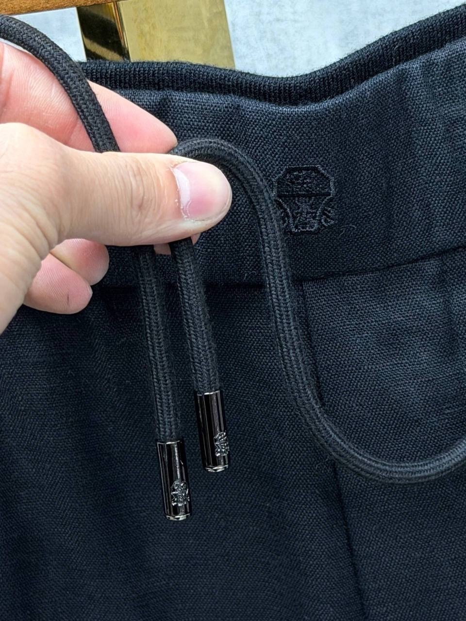 спортивный костюм brunello cucinelli,прогулочный костюм brunello cucinelli,мужские спортивные костюмы brunello cucinelli,спортивный костюм brunello cucinelli чёрный,спортивный костюм brunello cucinell