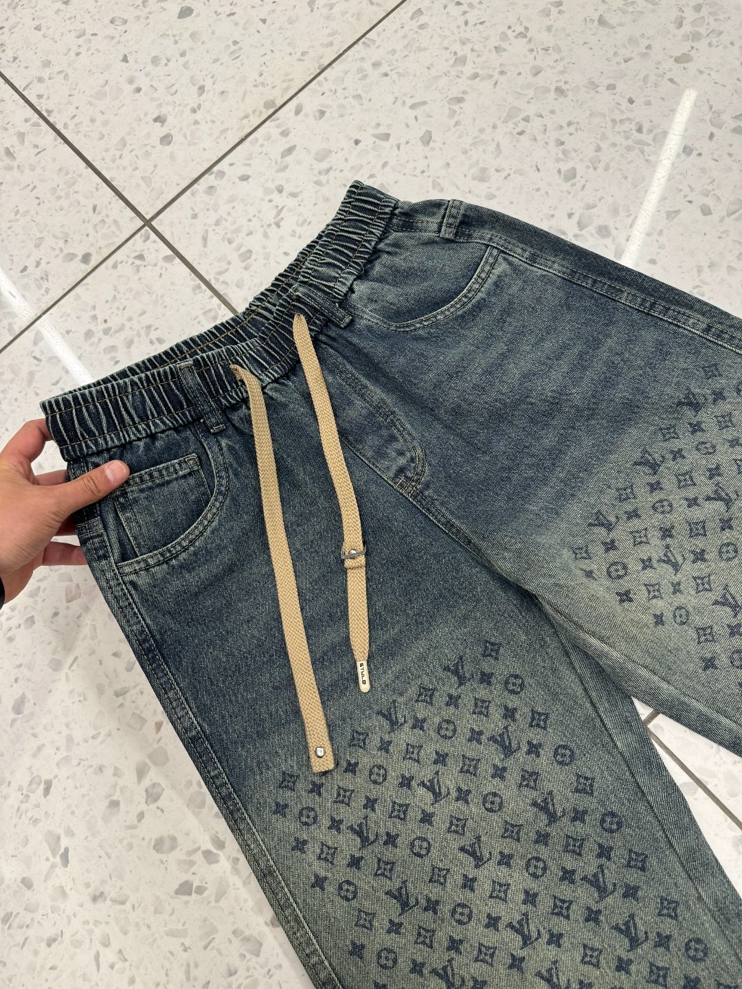 джинсы мужские,джинсовые брюки,одежда джинсы,джинсы модные,джинсы для мужчин