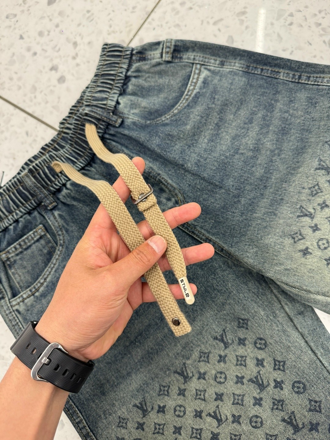 джинсы мужские,джинсовые брюки,одежда джинсы,джинсы модные,джинсы для мужчин