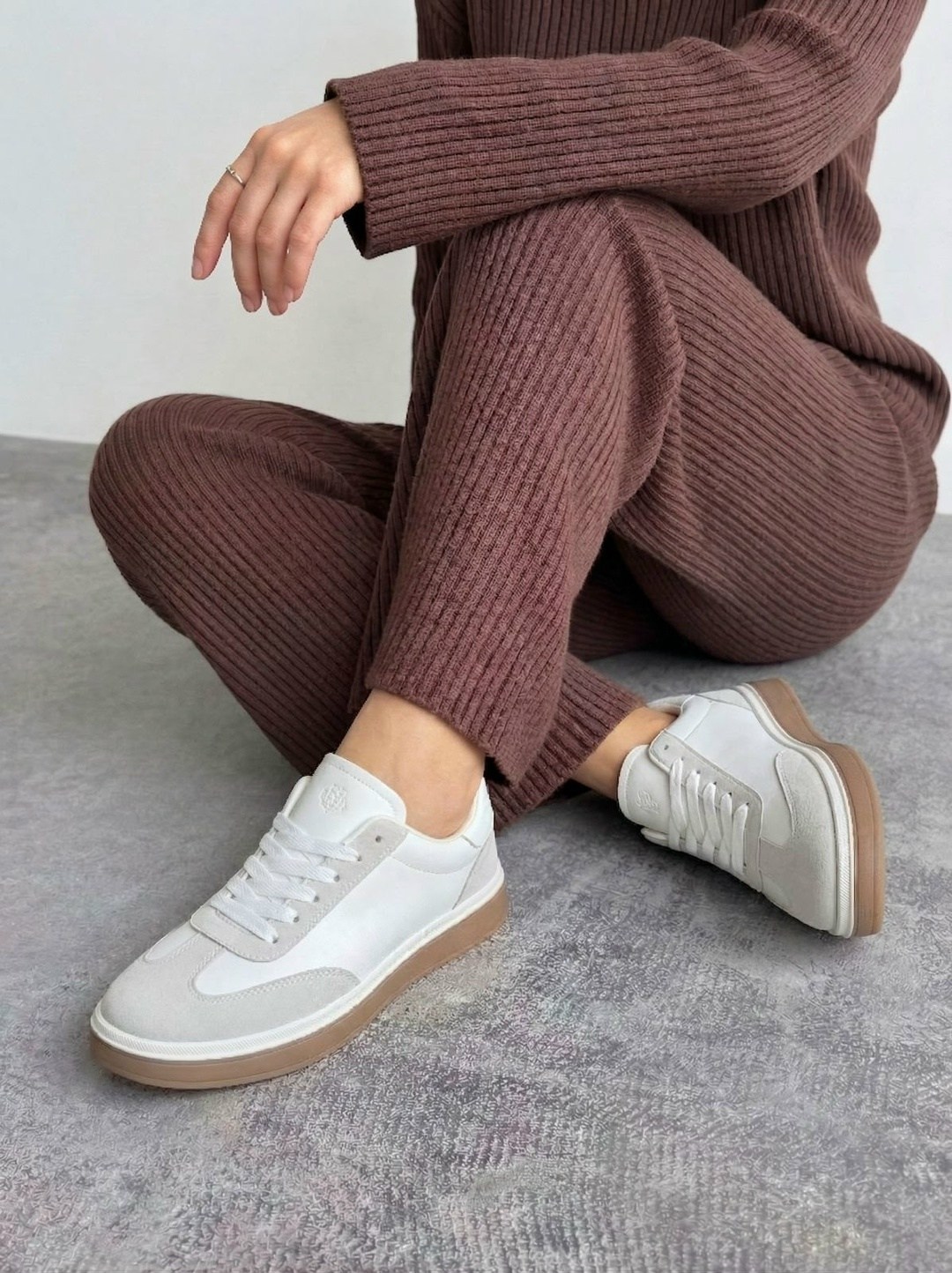 ,женские кроссовки из замши loro piana черные,кеды кожаные,женские кроссовки,женская