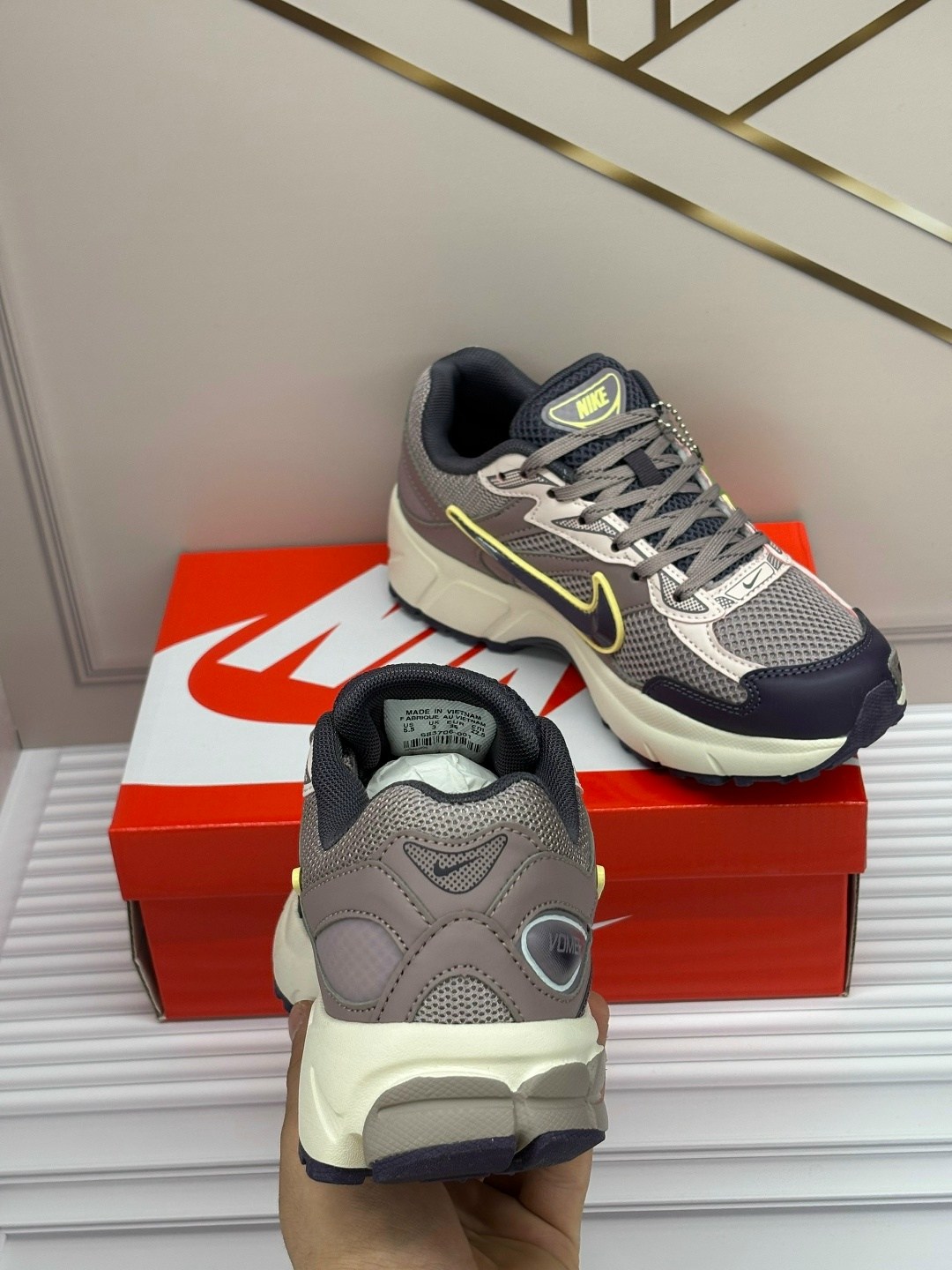 кроссовки nike,кроссовки nike initiator,кроссовки nike zoom vomero 5,женские кроссовки,кроссовки найк