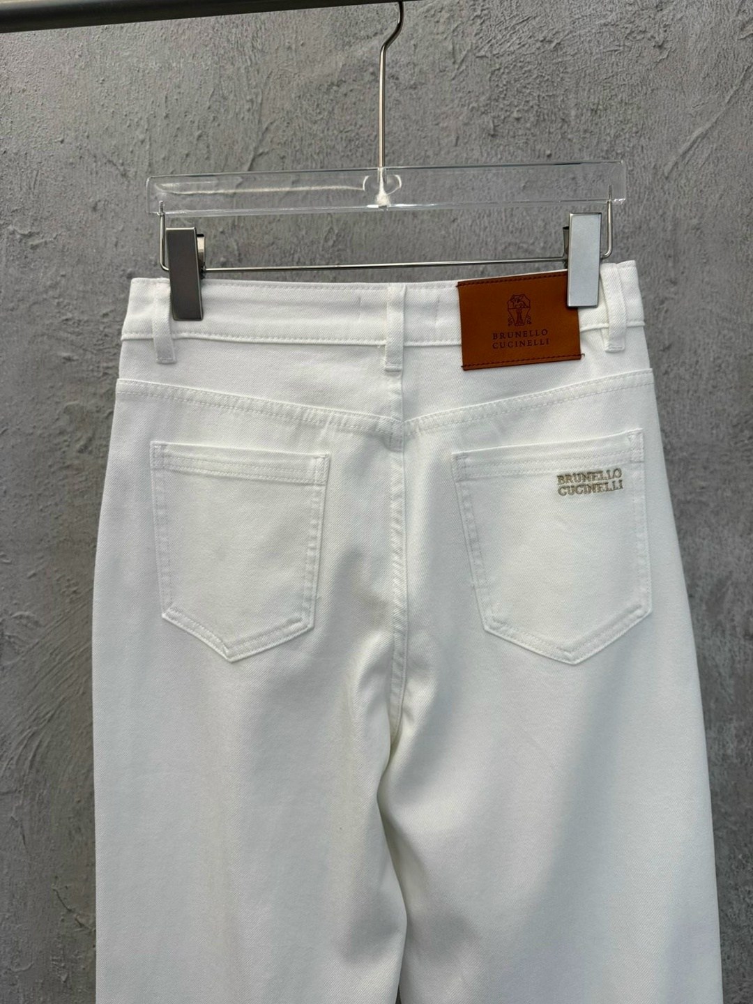 белые джинсы,джинсы chanel,джинсы стильные,женские джинсы,джинсы модные