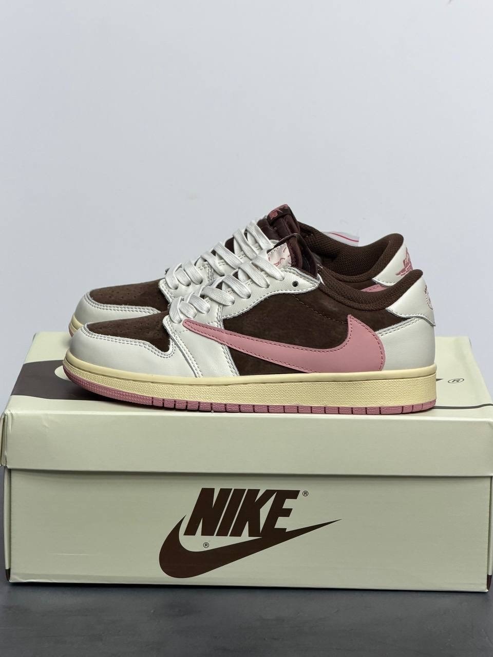 кроссовки nike travis scott x air jordan 1 low,air jordan 1 low travis scott,nike air jordan 1 low x travis scott,nike air jordan 1 low travis scott,кеды travis scott x air jordan 1 pink oxford