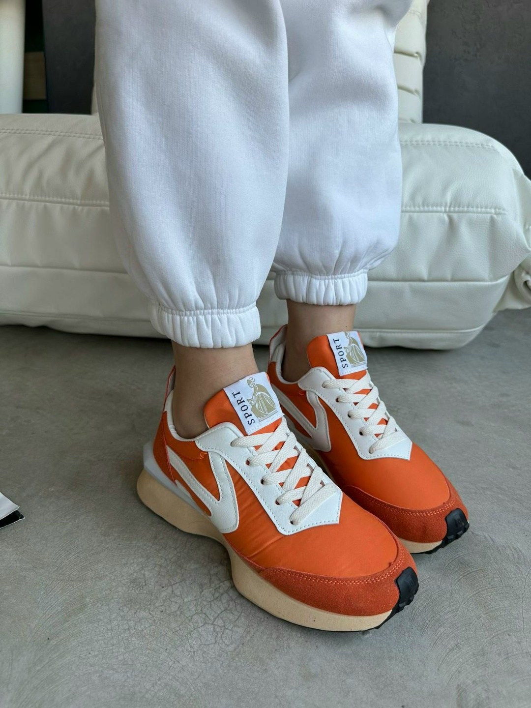 кроссовки женскиe,кроссовки,оранжевые кроссовки,кроссовки бело оранжевые,женская
