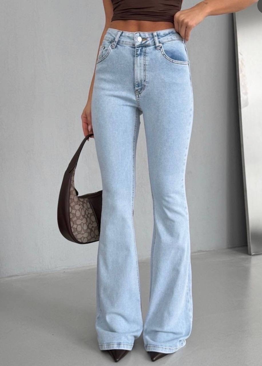 женские джинсы клеш,женские джинсы,голубые джинсы клеш,модные джинсы,голубые джинсы клеш женские