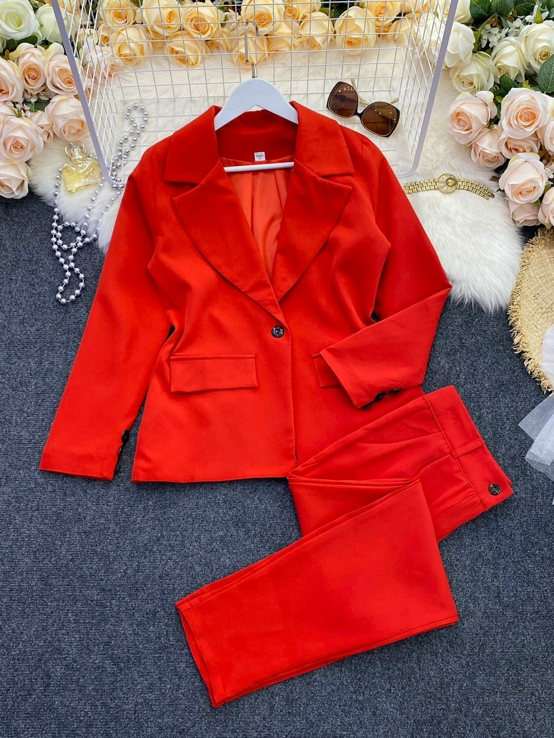 брючный костюм,брючный костюм бежевый,бежевый брючный костюм женский,женские брючные костюмы,женский классический брючный костюм