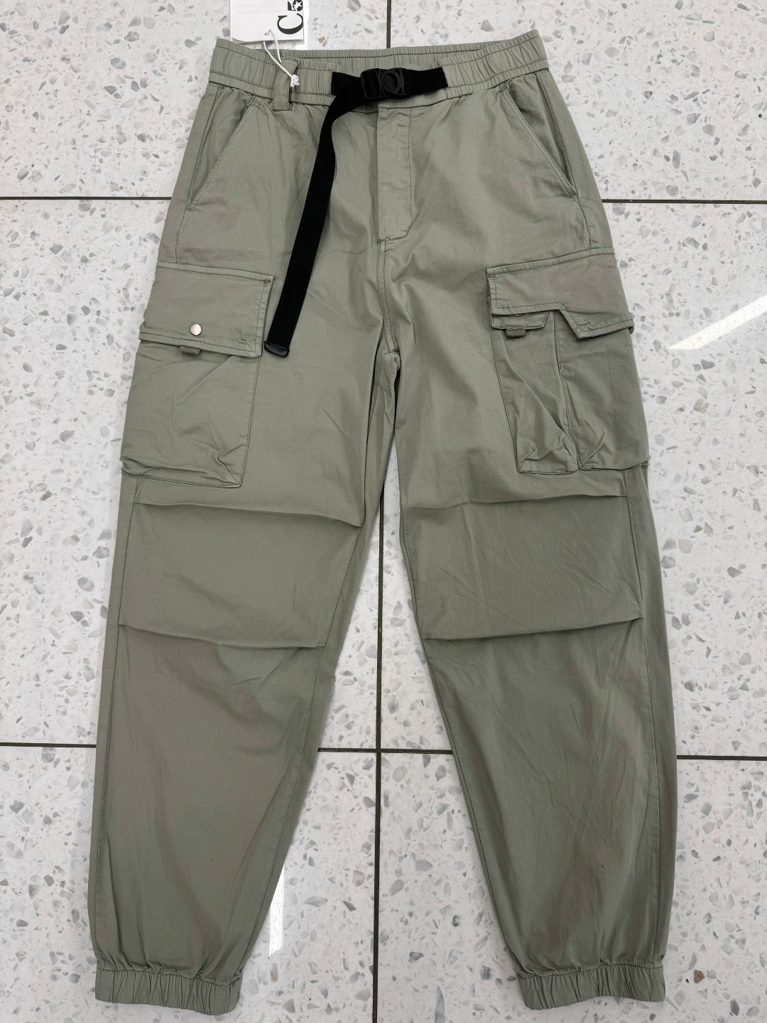 брюки карго,мужские брюки карго,зауженные брюки,брюки с карманами,брюки в спортивном стиле