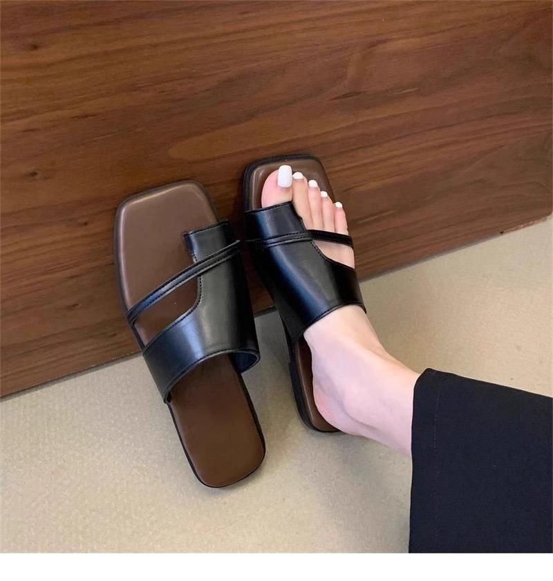 женские сандалии на плоской подошве,шлепанцы женские,шлепанцы на плоской подошве,шлепанцы модные,сандалии модные