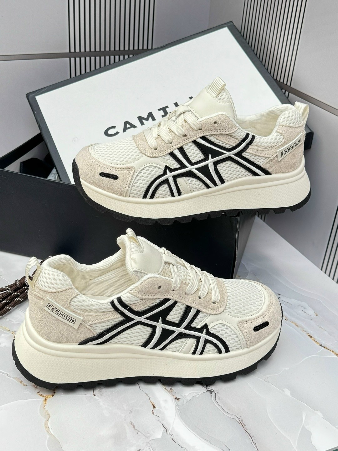 кроссовки женскиe,кроссовки для женщин,модные кроссовки,массивные кроссовки,