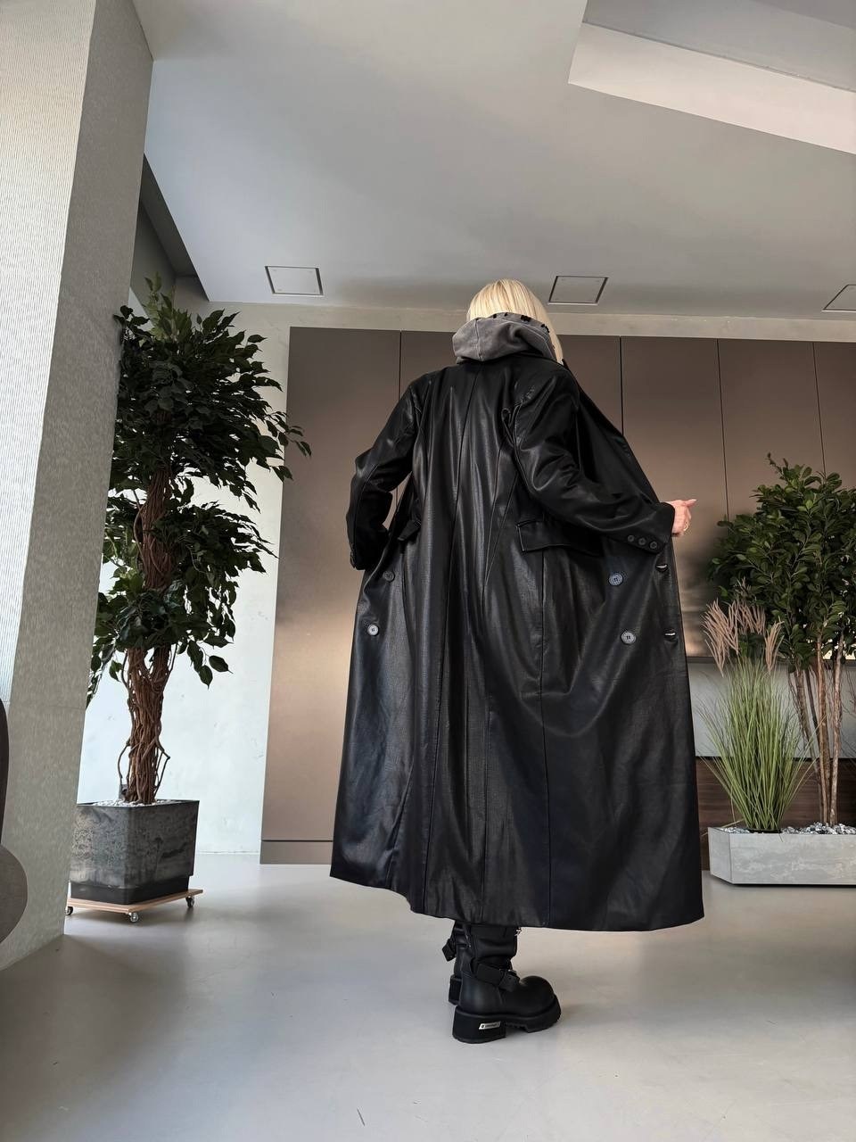 кожаный тренч,плащ оверсайз женский,плащ тренч,кожаные плащи,женские плащи