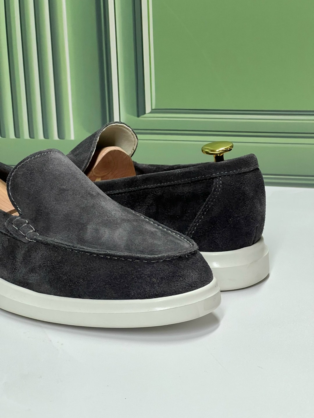 мужские замшевые лоферы loro piana summer walk grey,лоферы мужские loro piana,лоферы из натуральной замши loro piana,замшевые лоферы loro piana,лоферы loro piana