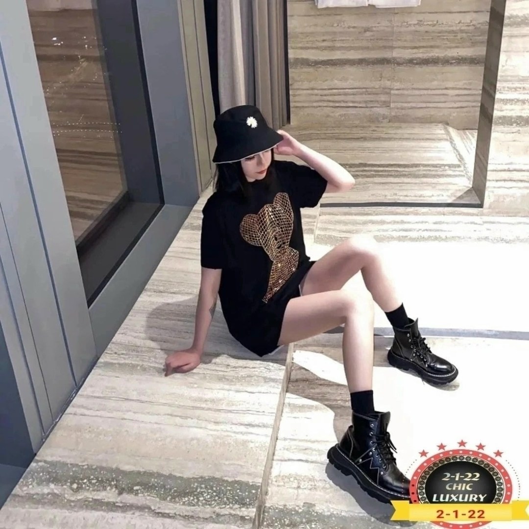 футболка оверсайз со стразам,топ в корейском стиле,футболка женская со стразами,футболки женская оверсайз,футболки женская