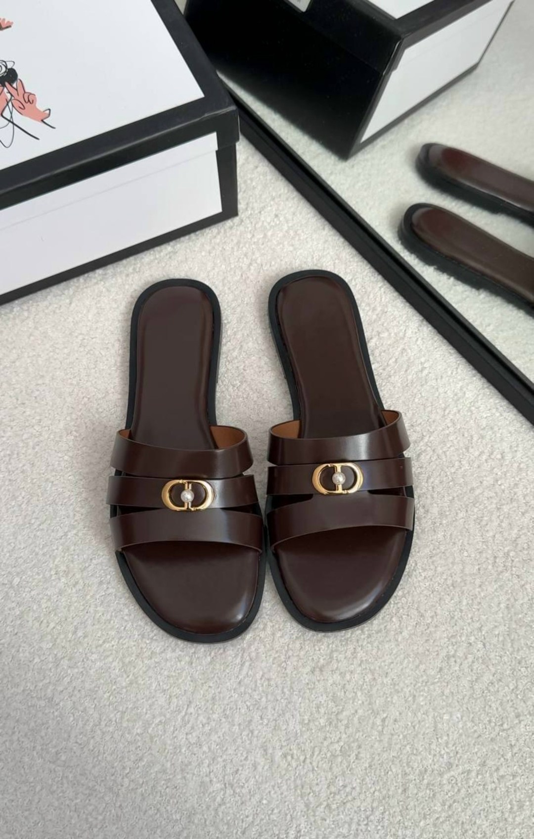 шлепки кристиан диор женские,шлепки диор,шлепанцы женские,кожаные шлепки,кожаные шлепанцы