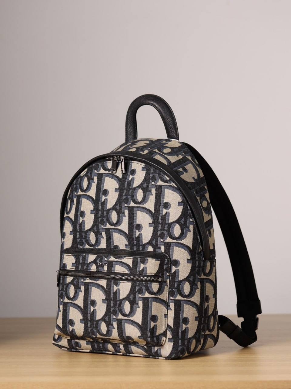 рюкзак,рюкзак кристиан диор,мужские рюкзаки,рюкзак женские,рюкзак dior
