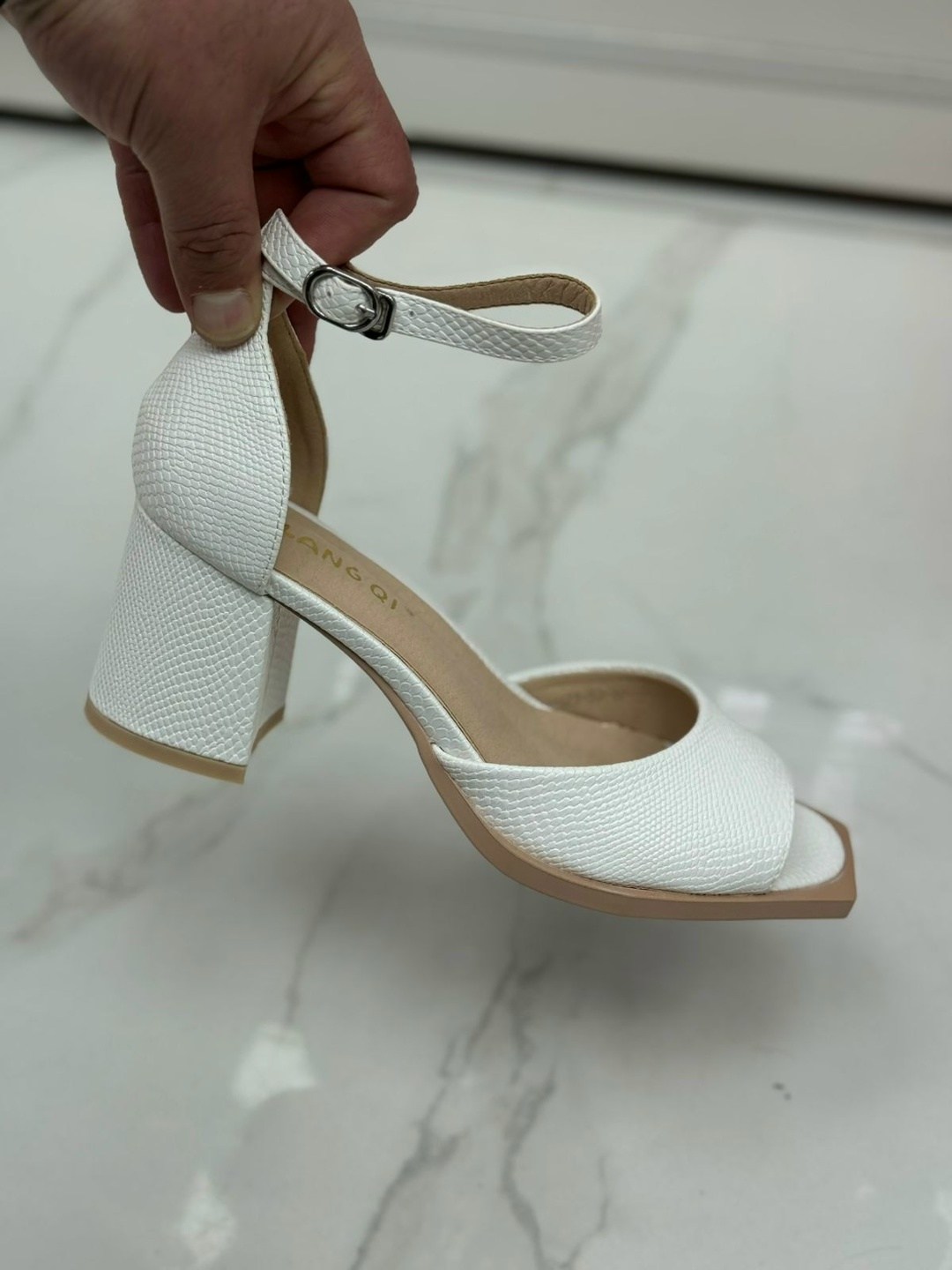 ,женские босоножки,босоножки стильные,элегантные босоножки,босоножки белые