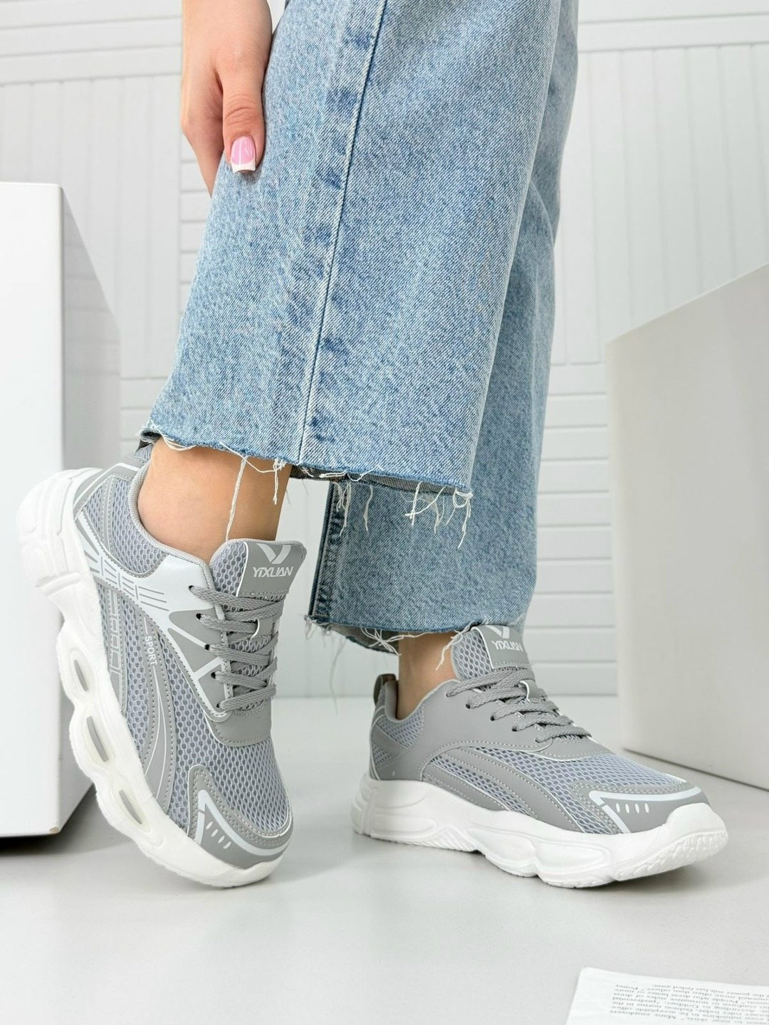 кроссовки,кроссовки женские,кроссовки модные,повседневные кроссовки,массивные кроссовки