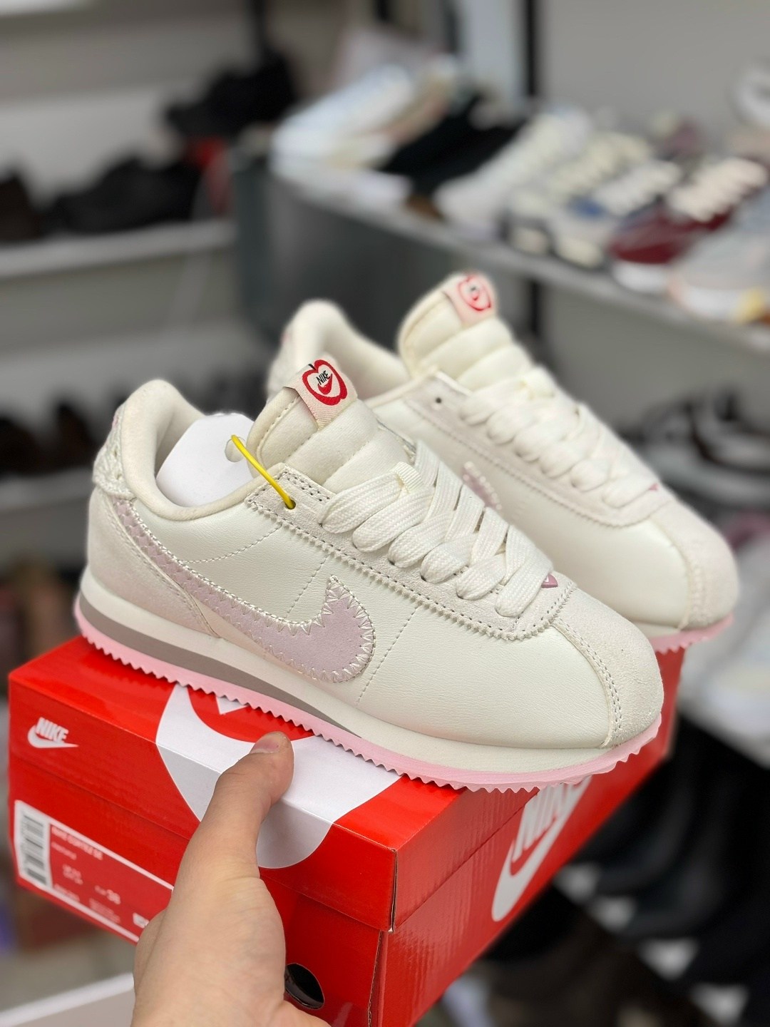 кроссовки nike cortez женские,кроссовки женские nike,кроссовки nike classic cortez,кроссовки nike cortez,кроссовки nike cortez женские бело-розовые